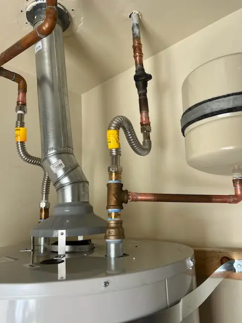 Water heater installation and plumbing repair in Saint Vladimirs